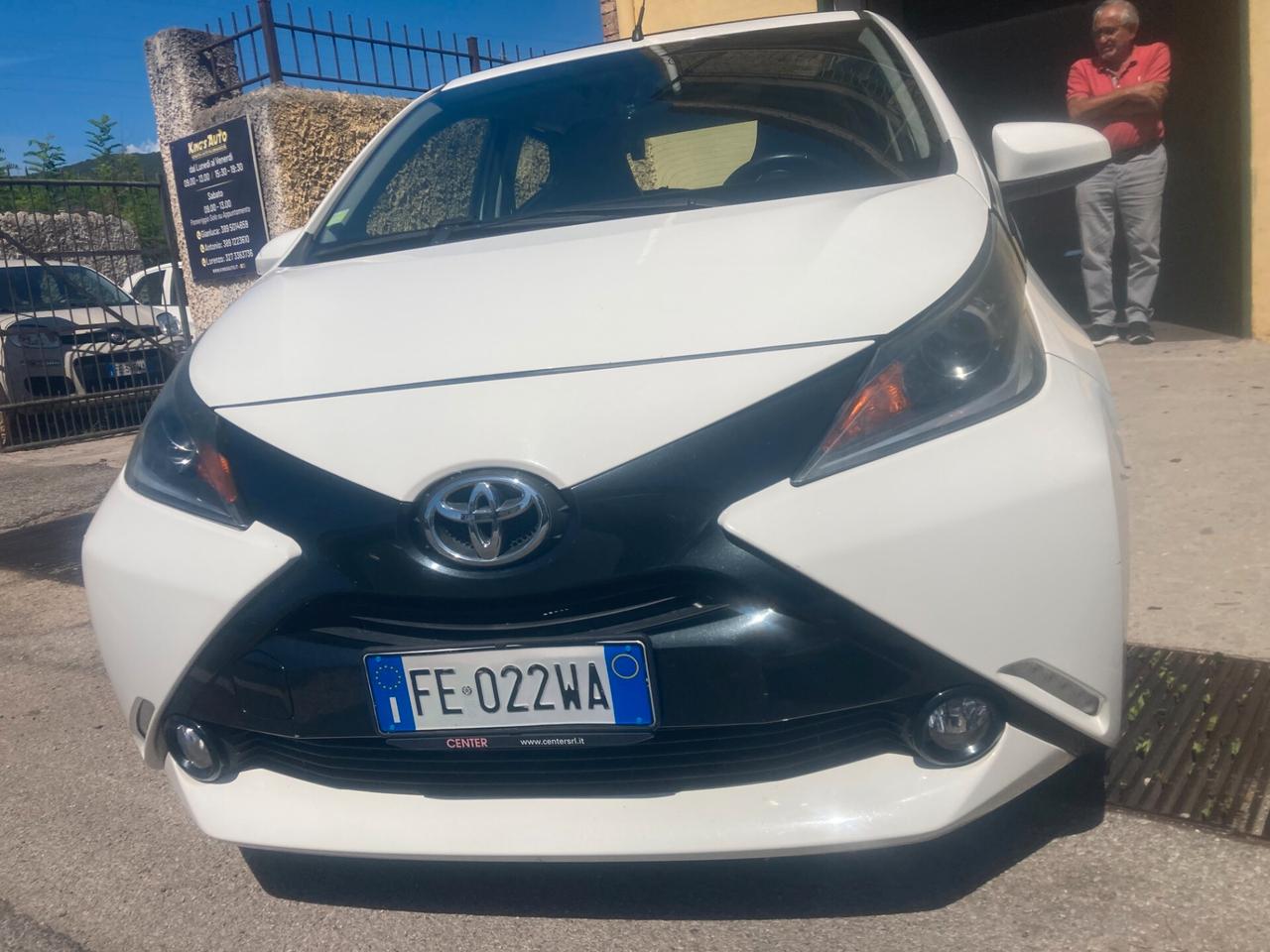 Toyota Aygo 1.0 VVT-i 69 CV automatica tetto apribile