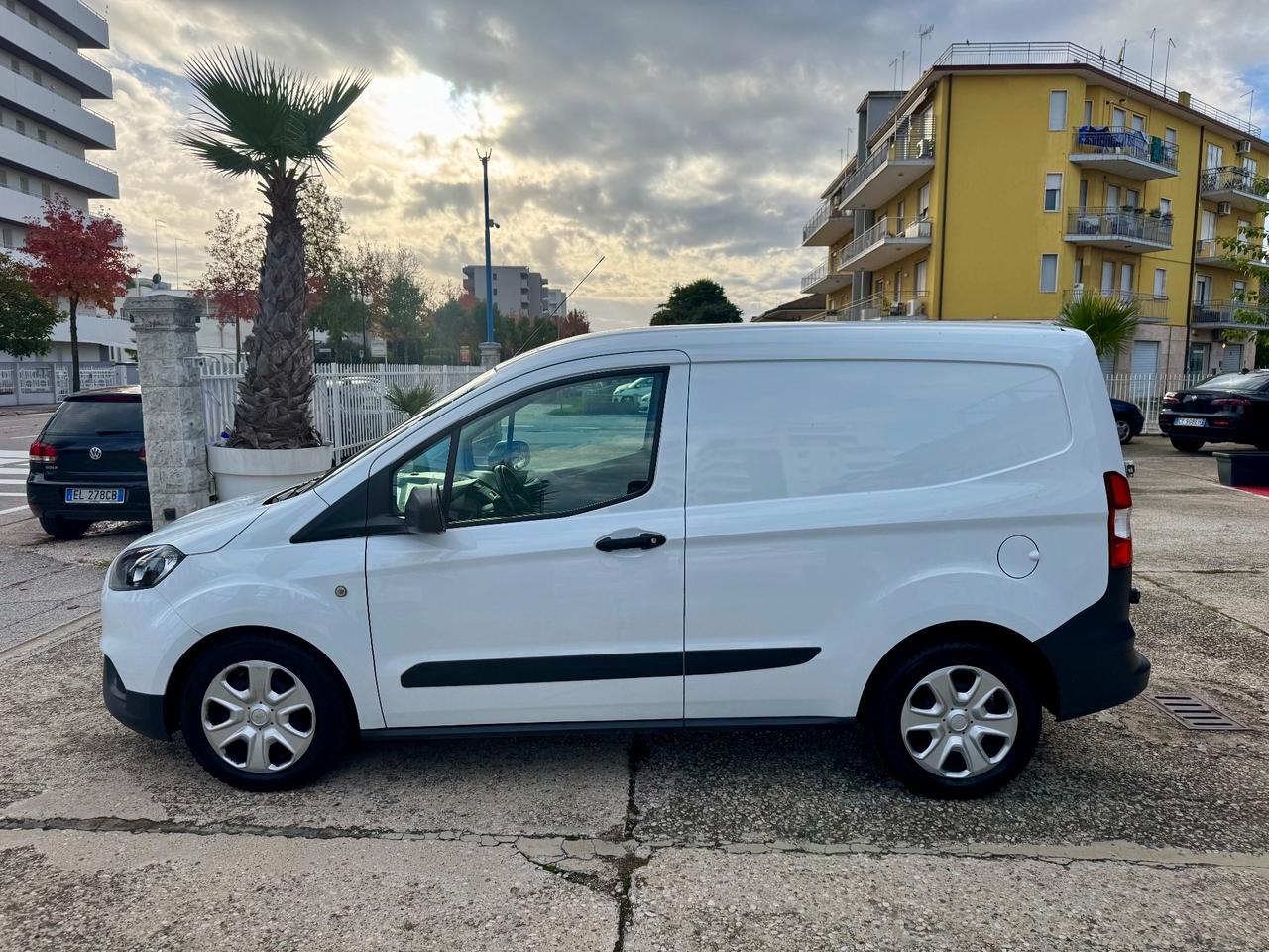 Ford Transit Courier 1.5 TDCi 75CV (PERMUTO)