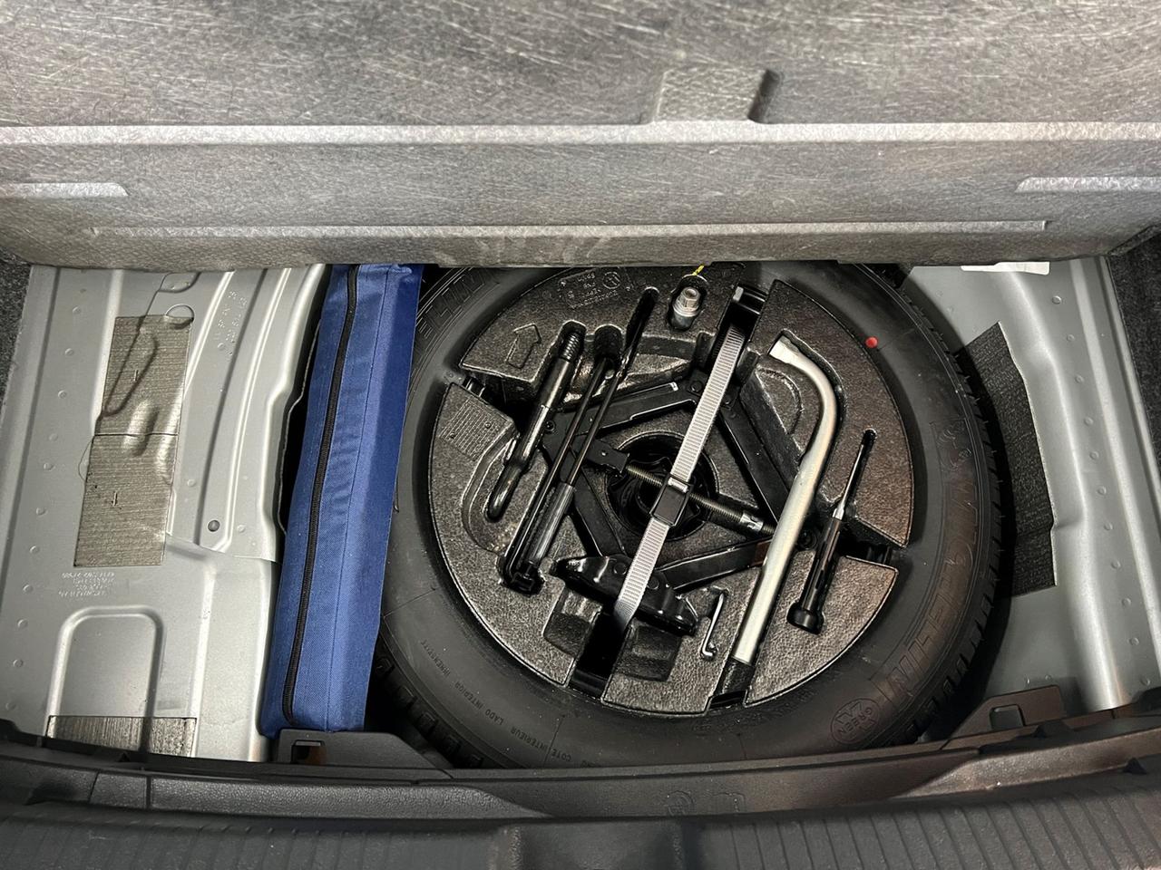 VOLKSWAGEN Polo VI 2017 Polo 5p 1.0 mpi Comfortline 75cv