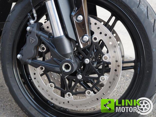TRIUMPH Speed Twin 1200
