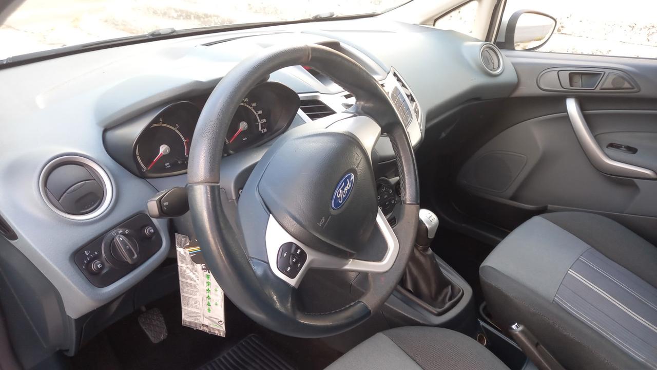 Ford Fiesta 1.2 82CV 5 porte