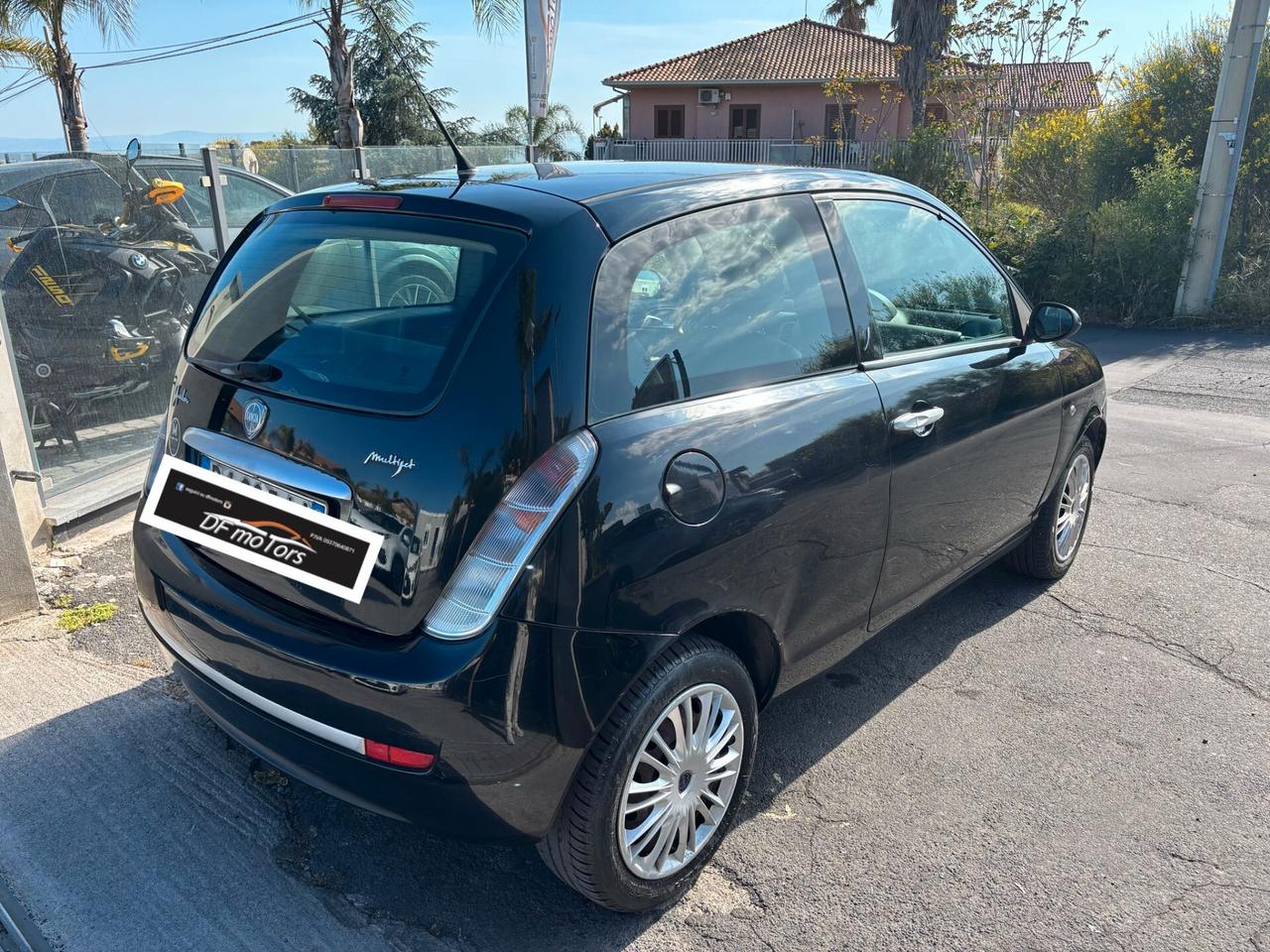 Lancia Ypsilon 1.3 MJT 75 CV Argento