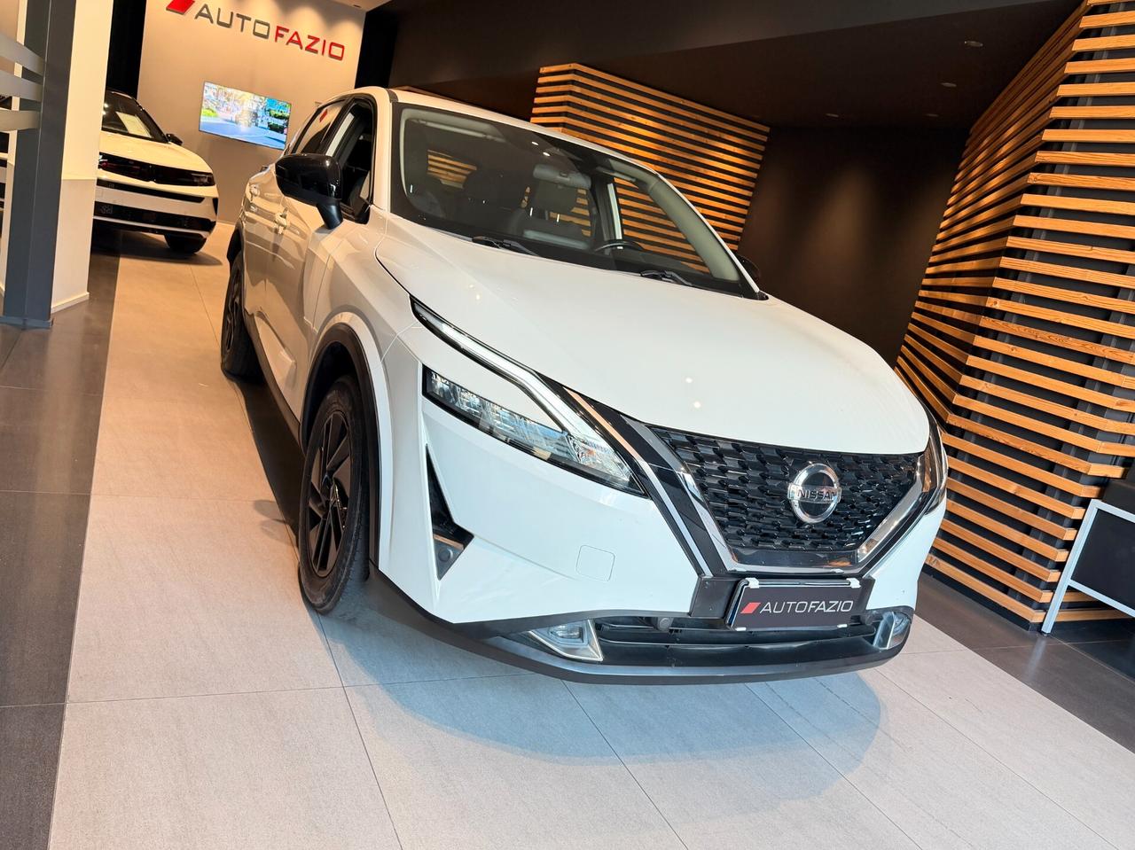 Nissan Qashqai MHEV 140 CV Business