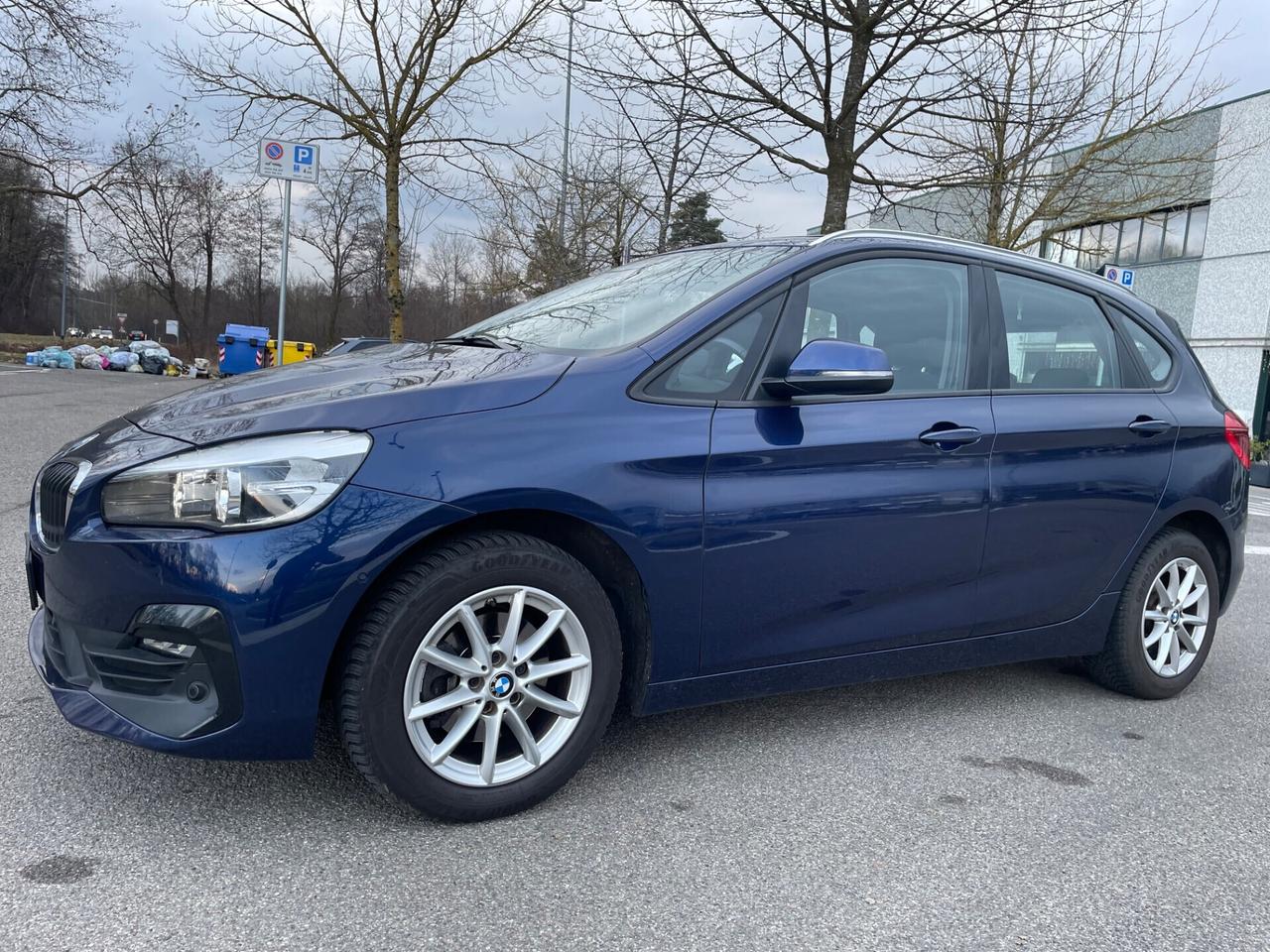 Bmw 216 218d Active Tourer*Neopatentati*Tetto*Navi*