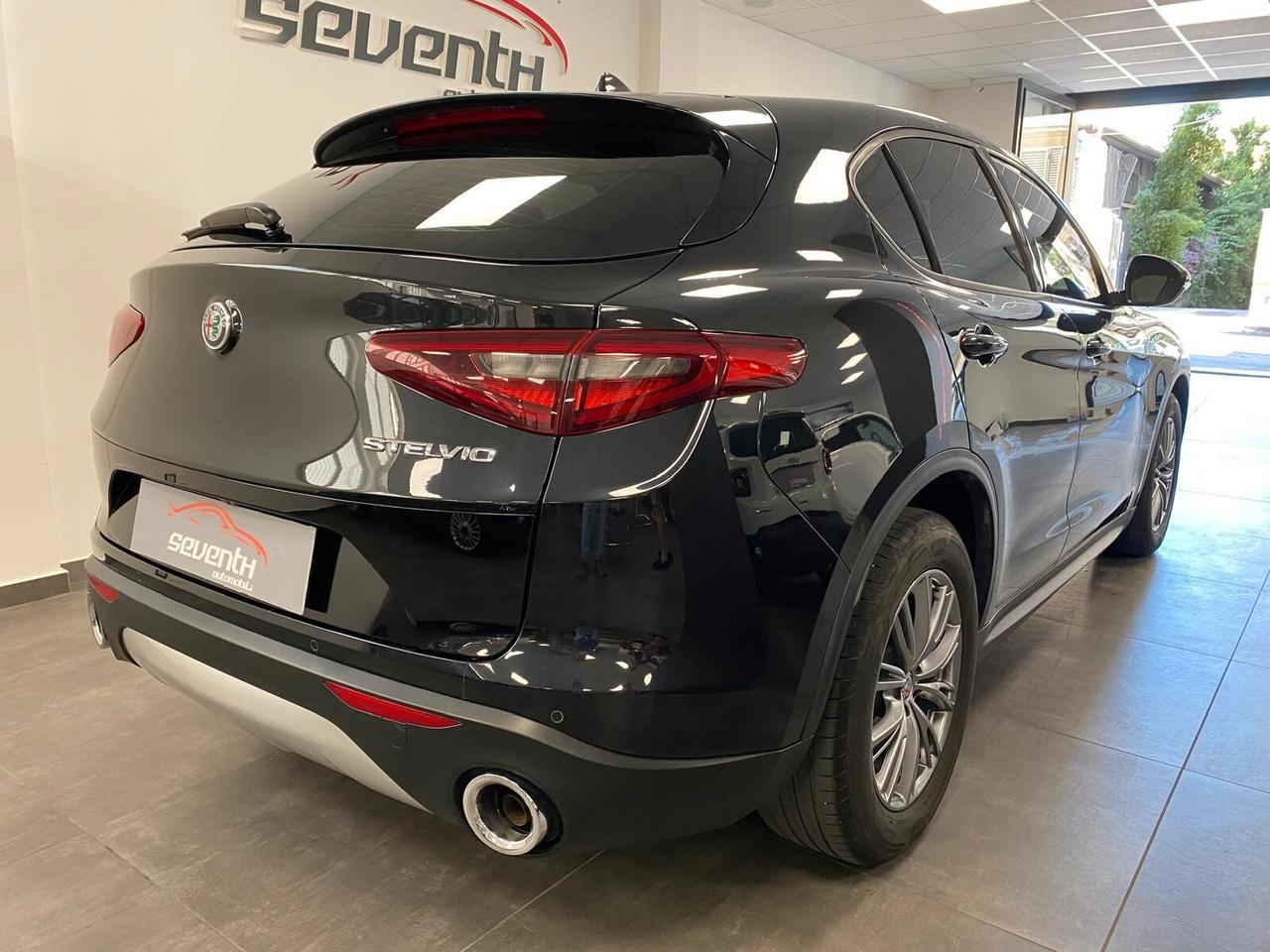 Alfa Romeo Stelvio 2.2 Turbodiesel 180 CV AT8 RWD Business