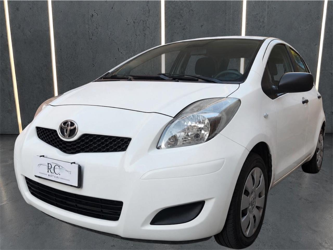 Toyota Yaris 1.0 5 porte Luxury pack