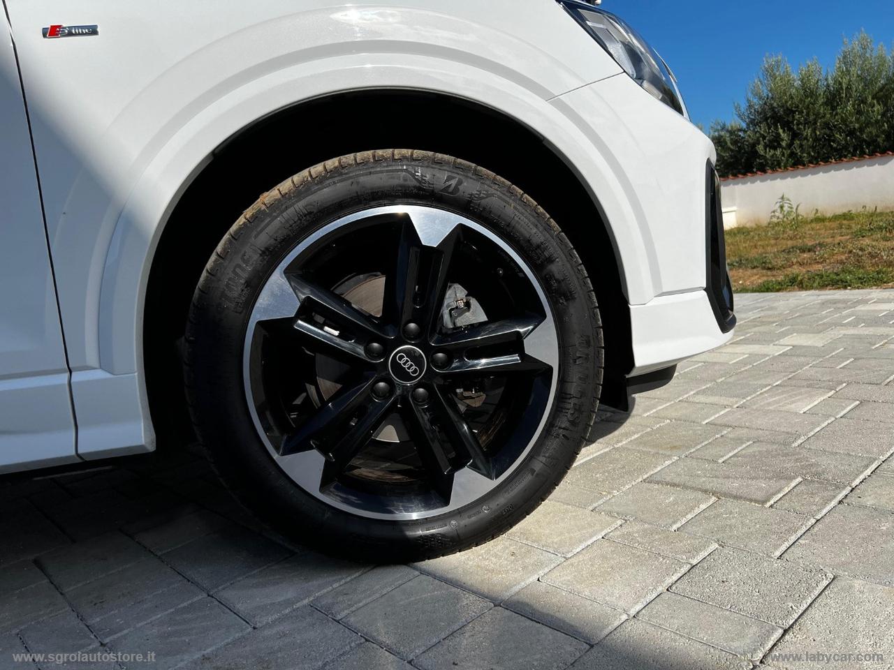 AUDI Q2 30 TDI S line Edition