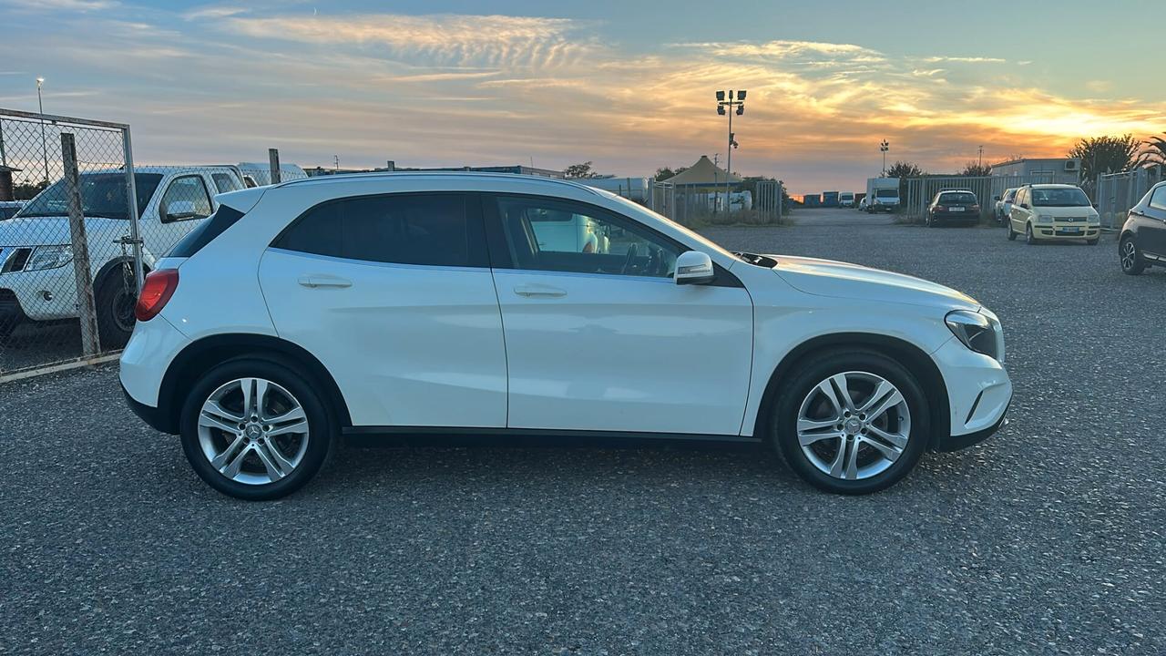 Mercedes-benz GLA 200 d Automatic Premium