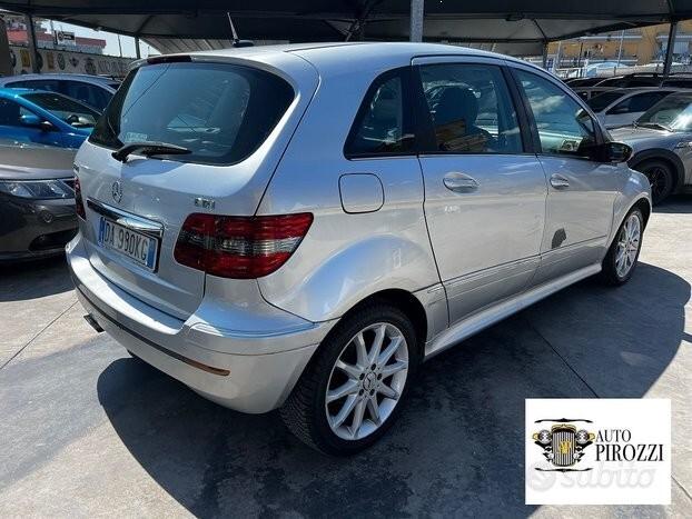 MERCEDES CLASSE B180 del 2006 con 300000KM