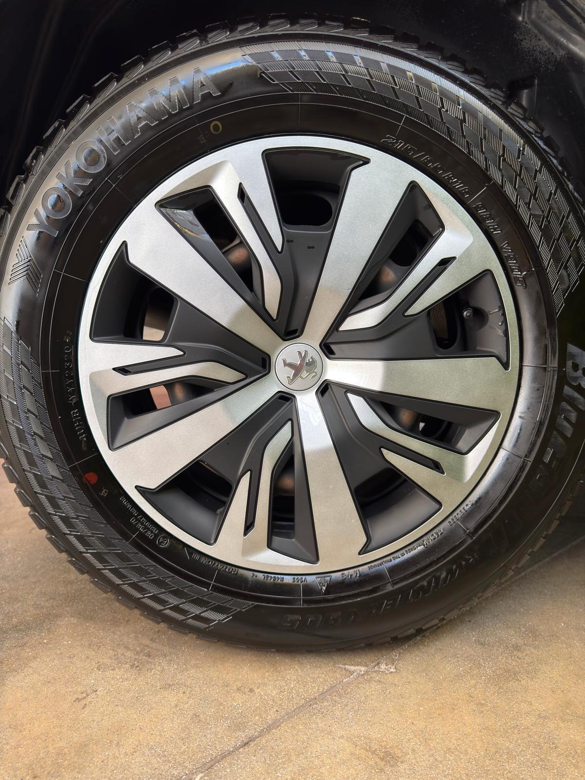 Peugeot 2008 PureTech 100 S&S Active Pack