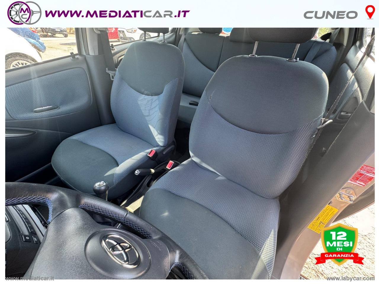 TOYOTA Yaris 1.0 16V 5p.