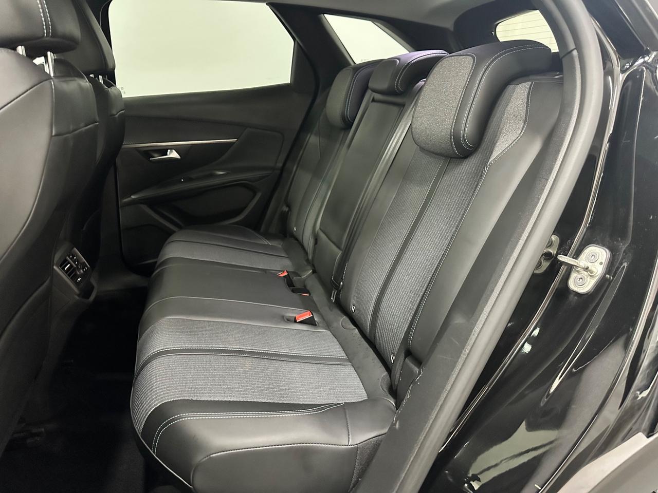 Peugeot 3008 BlueHDi 130 S&S EAT8 Allure