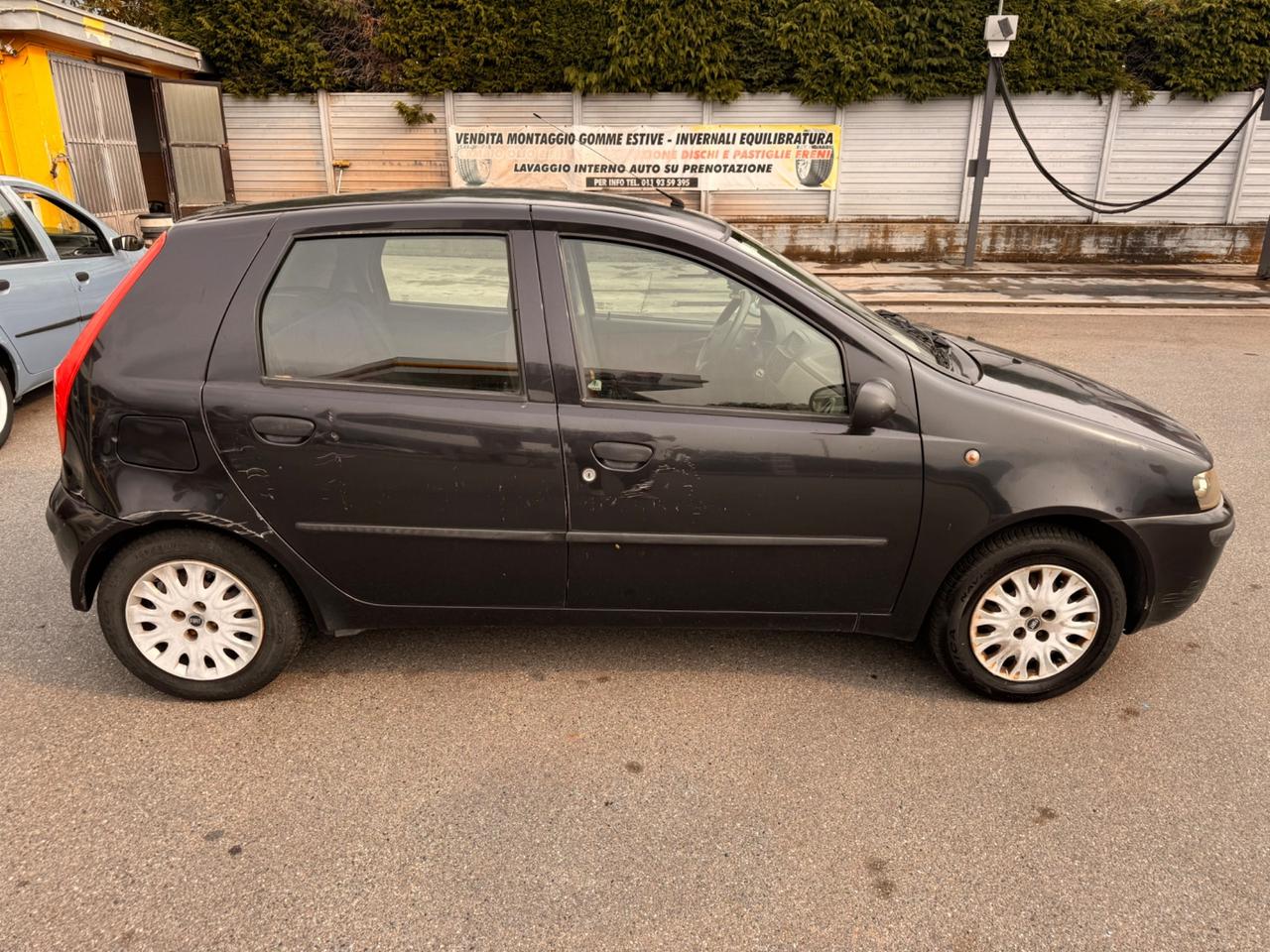 Fiat Punto 1.2i 16V cat 5 porte HLX 80cv neo patentati