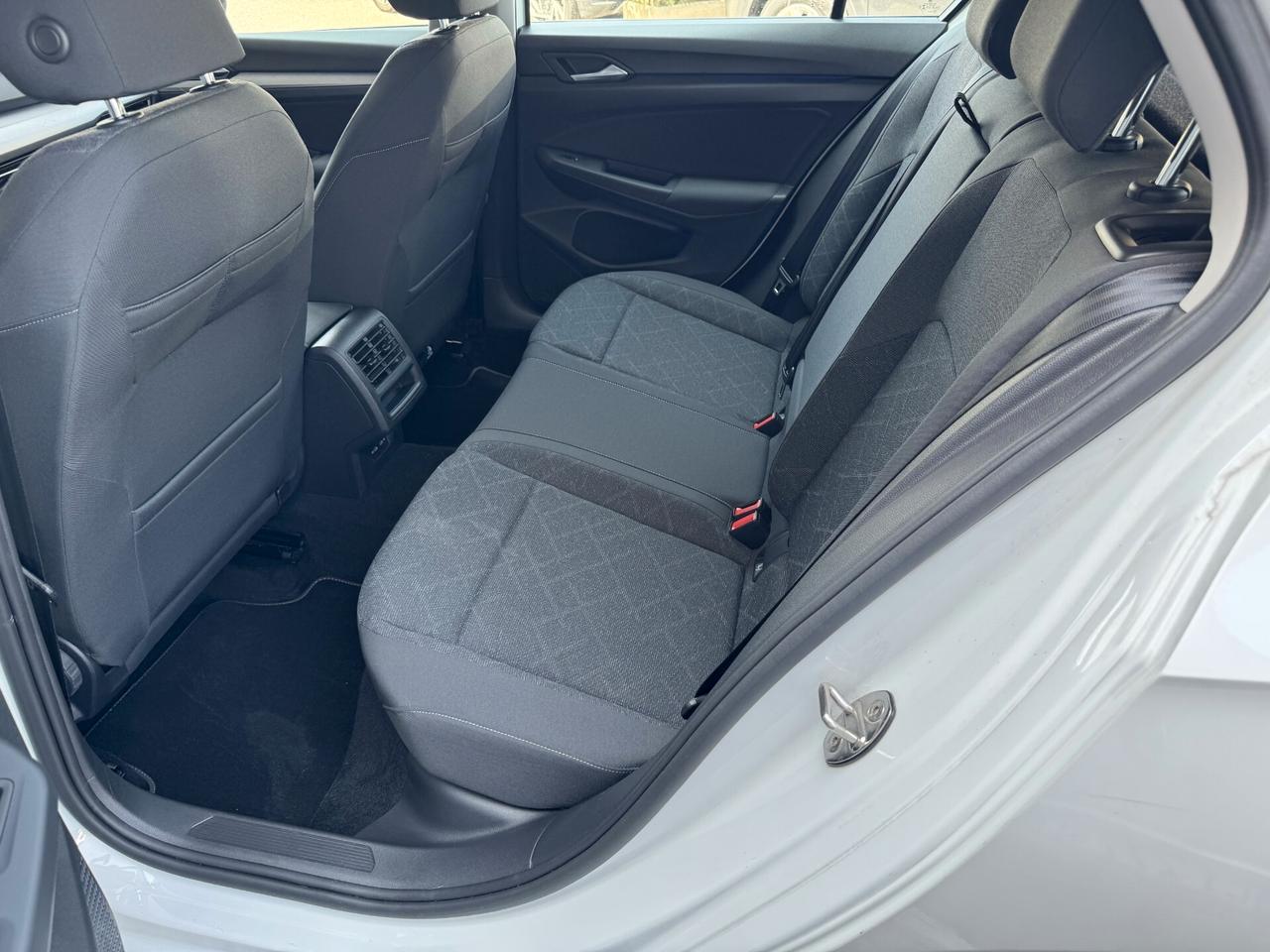 Volkswagen Golf 1.0 etsi evo Life 110cv / NO VINCOLI