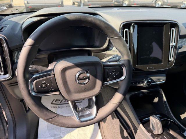 VOLVO XC40 T5 Recharge Plug-in Hybrid R-design