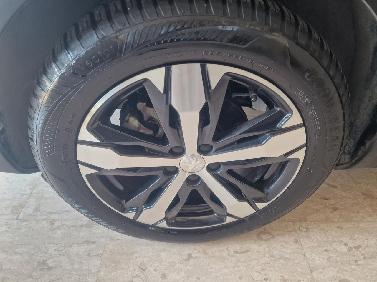 Peugeot 3008 1.5 HDi 130cv Allure EAT8