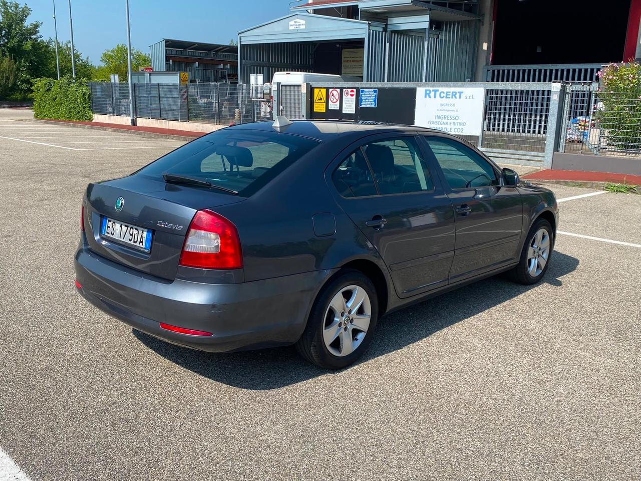 Skoda Octavia 1.6 TDI CR F.AP. Elegance