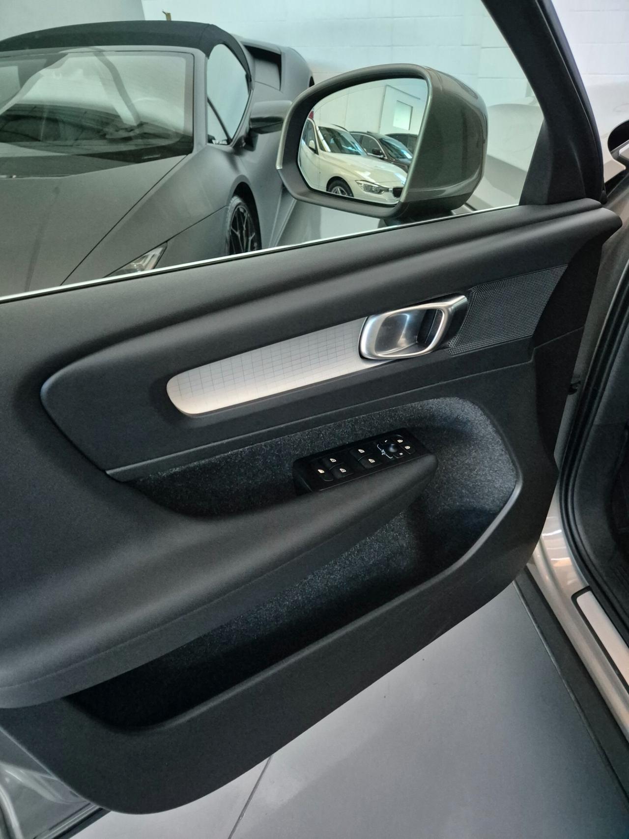 Volvo XC40 T4 Recharge 1.5cc 129cv AUTOCARRO 5PT
