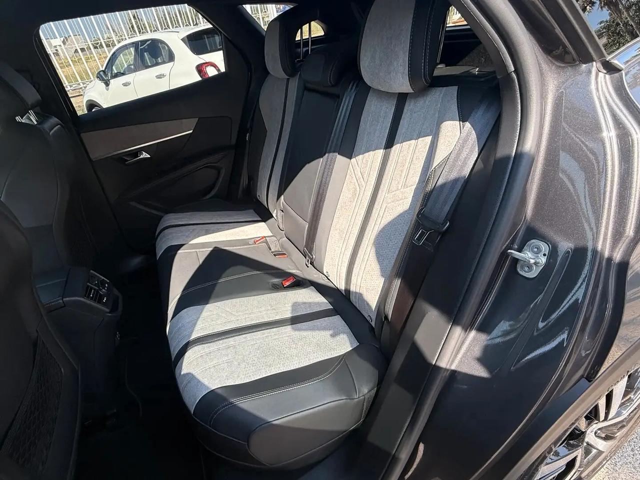 Peugeot 3008 Hybrid4 300 e-EAT8 GT Pack