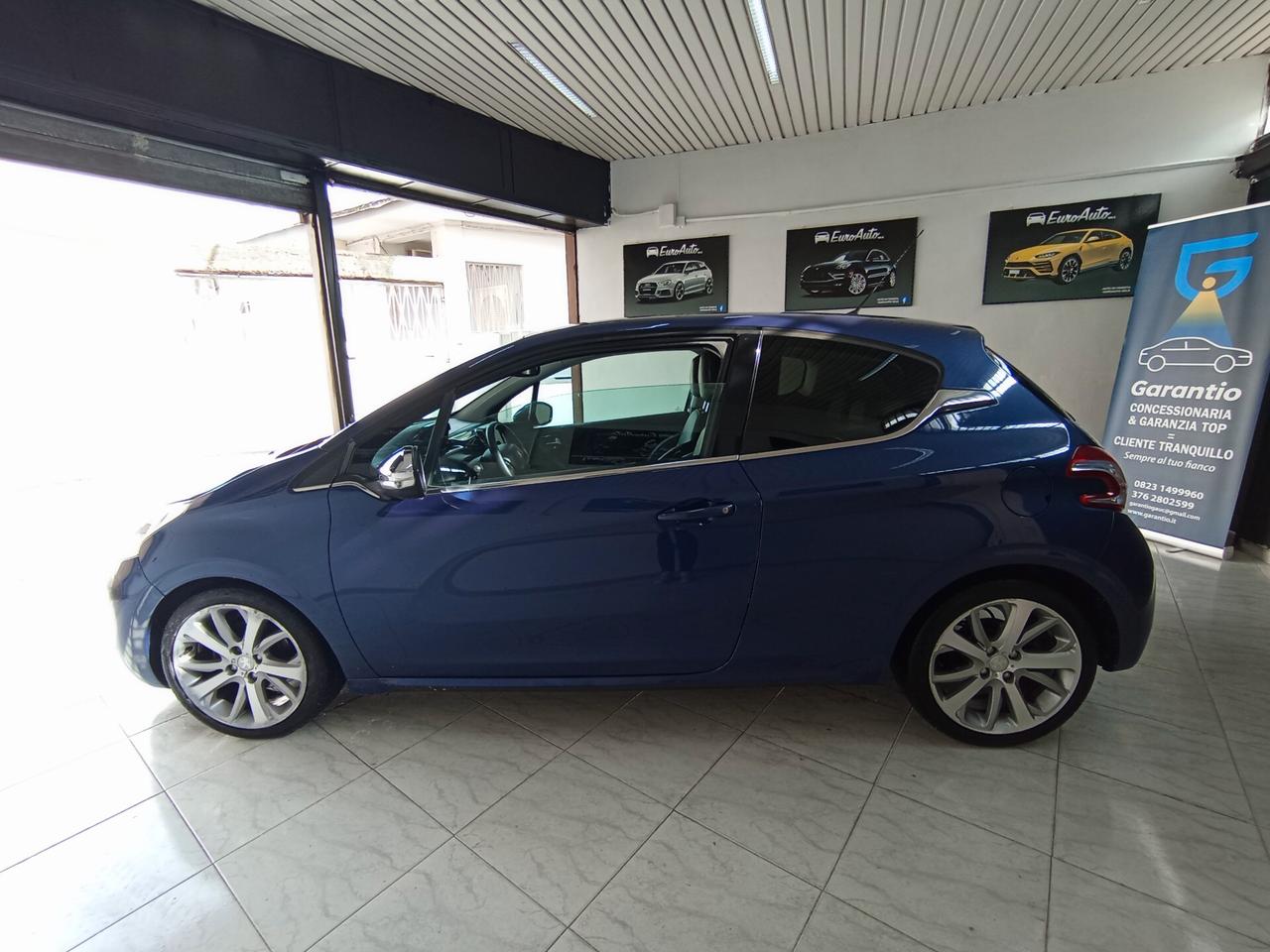 Peugeot 208 1.6 diesel 2012 CON GARANZIA