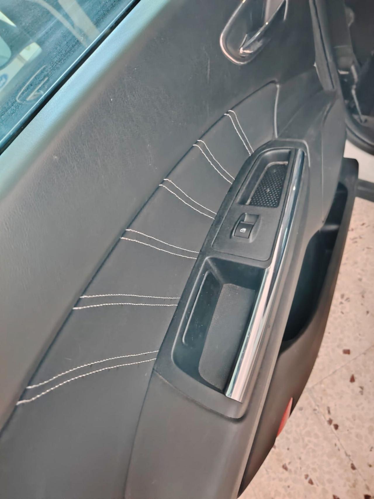 Lancia Delta 1.6 MJT DPF Silver 120 cv