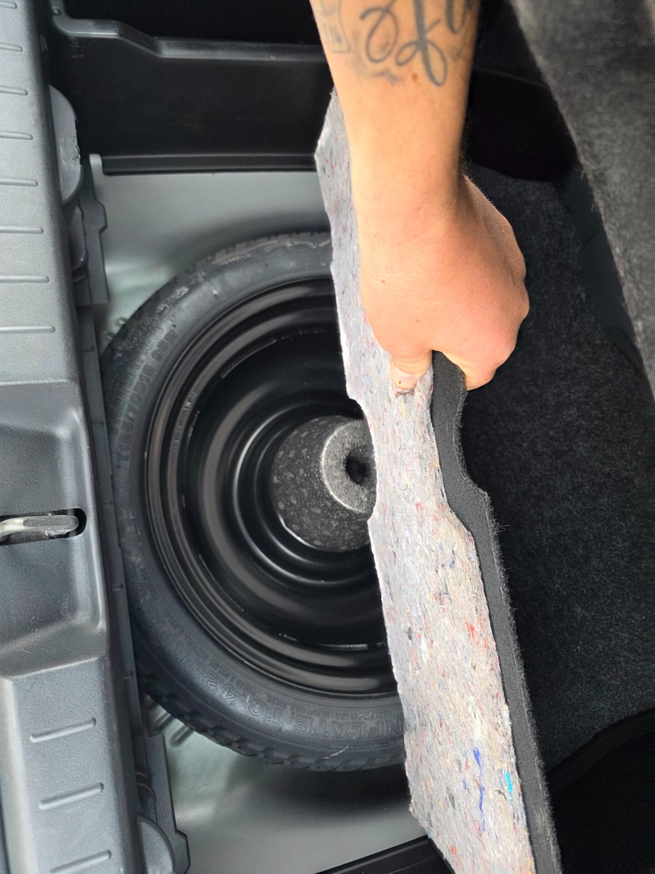 Toyota Yaris 1.0 5 porte