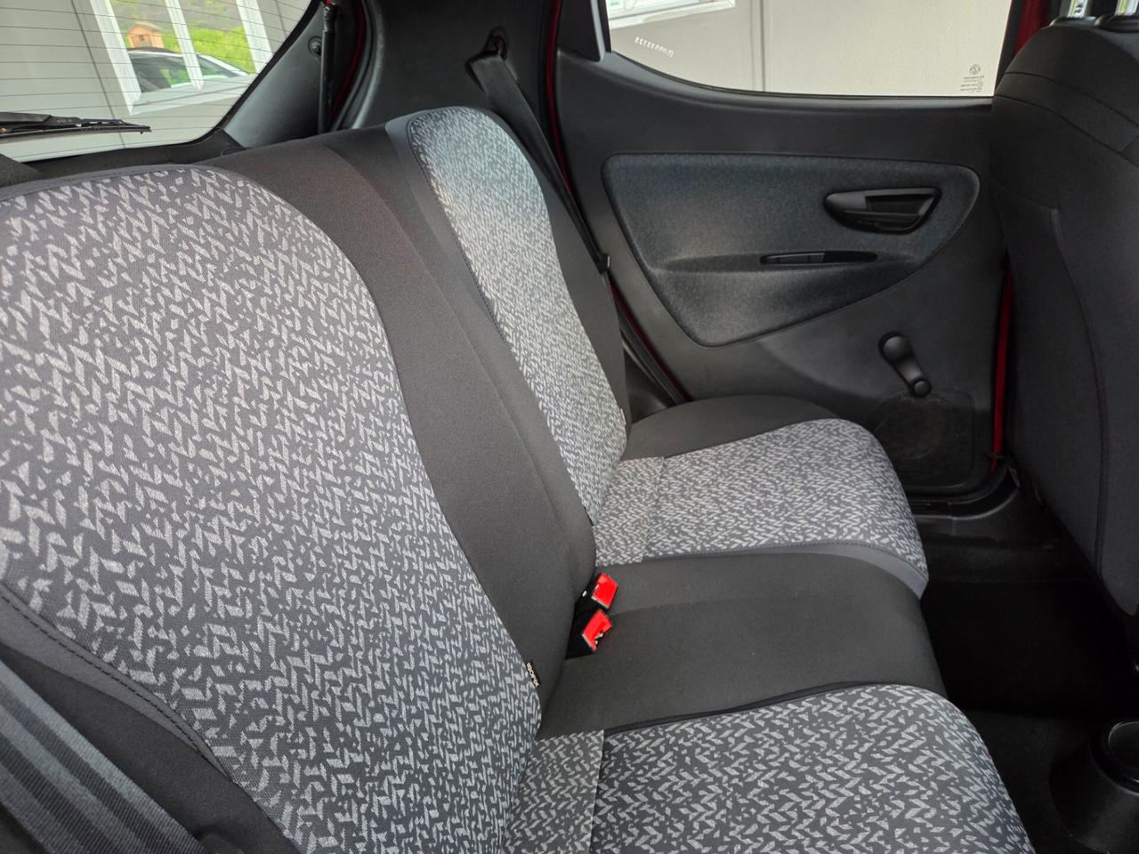 Lancia Ypsilon 5 porte S&S Hybrid Ecochic Silver