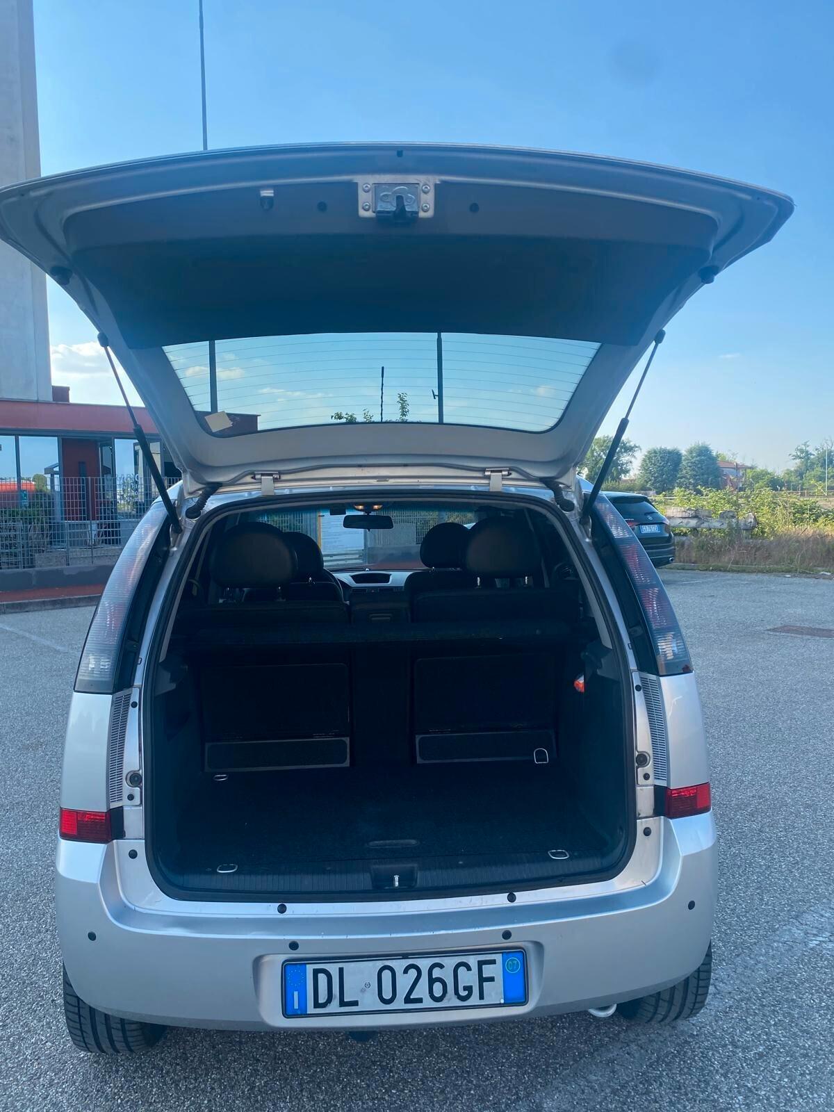 Opel Meriva 1.6 16V Cosmo ADATTA AI NEOPTATENTATI UNICO PROPRIETARIO