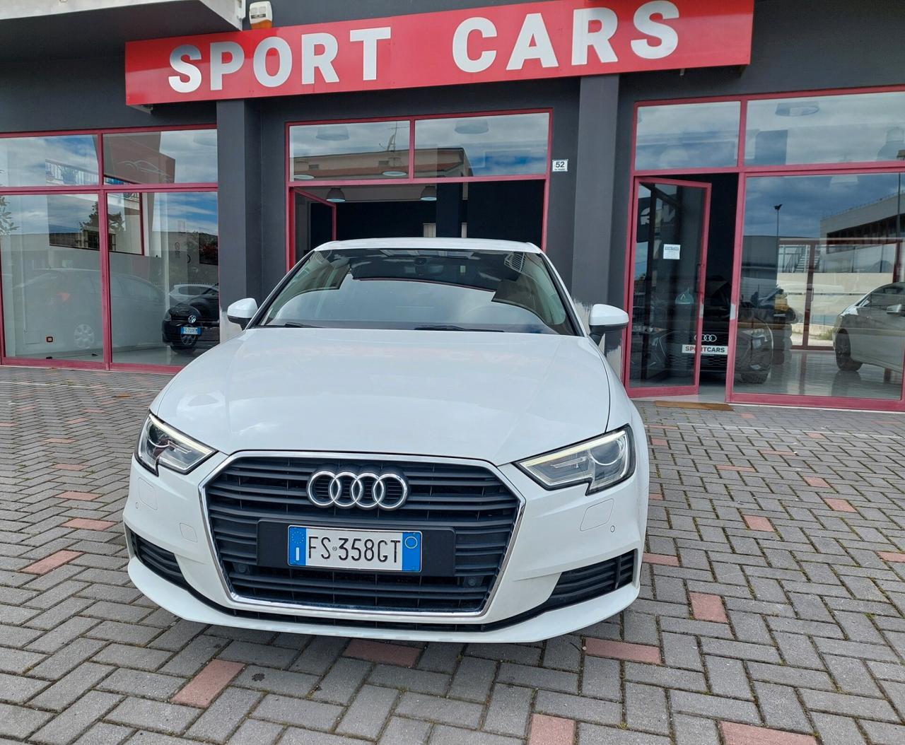 Audi A3 1.6 TDI 116CV NAVI LED CERCHIO 17