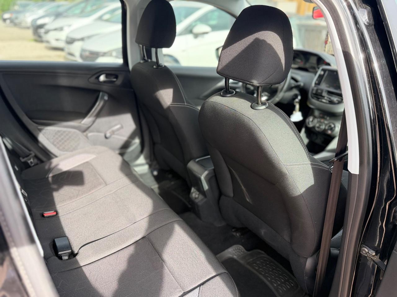 Peugeot 2008 BlueHDi 100 S&S Black Matt