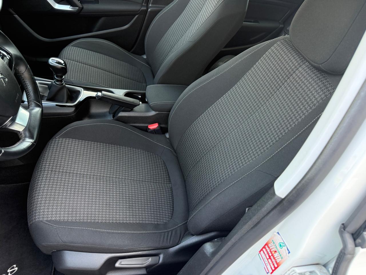 Peugeot 308 Berlina 1.5 130 Cv Bianco perla