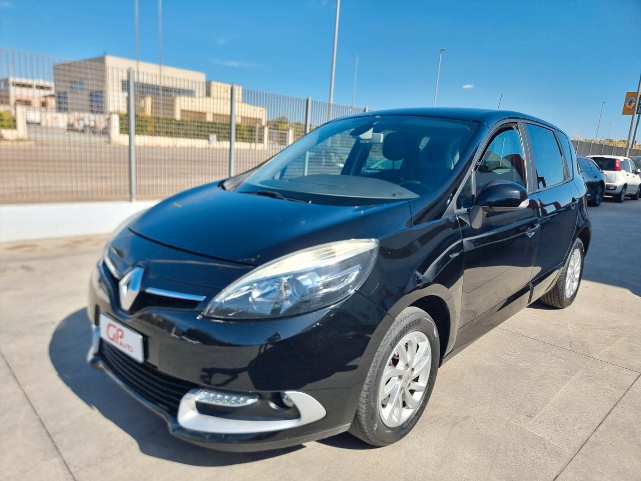 Renault Scenic Scénic XMod dCi 110 CV EDC Limited