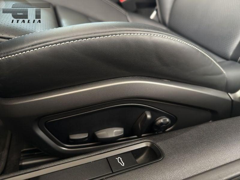 Porsche 911 CARRERA 4S