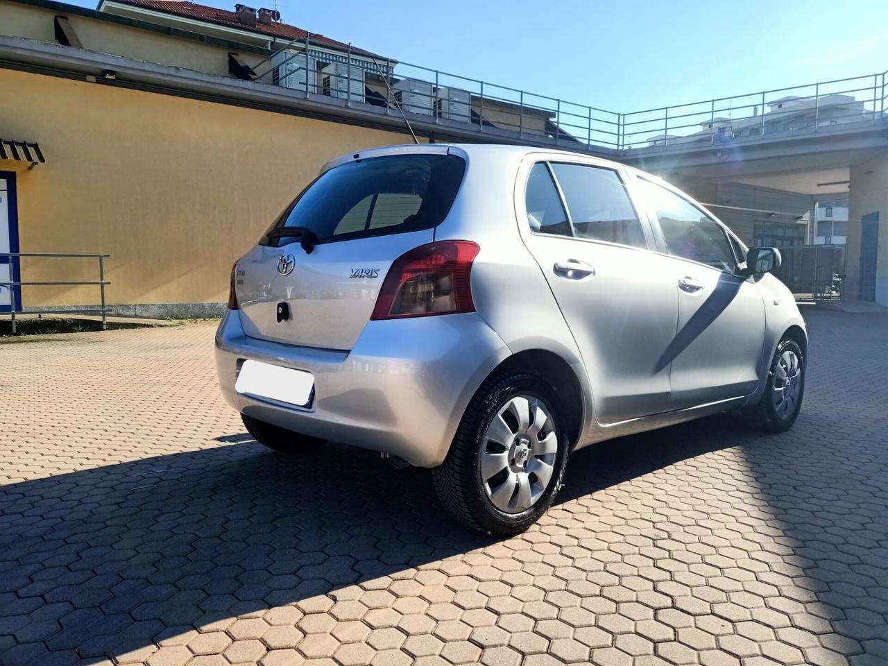 Toyota Yaris 1.0 5 porte Sol
