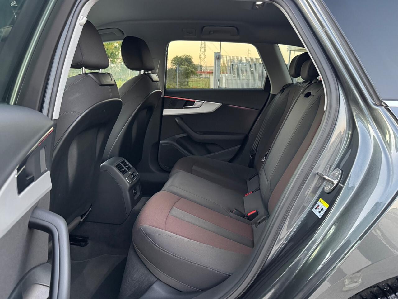 Audi A4 Avant 40 TDI quattro S tronic line edition