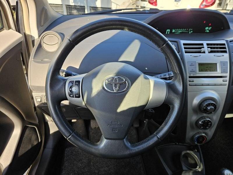 Toyota Yaris Yaris 5p 1.3 Sol