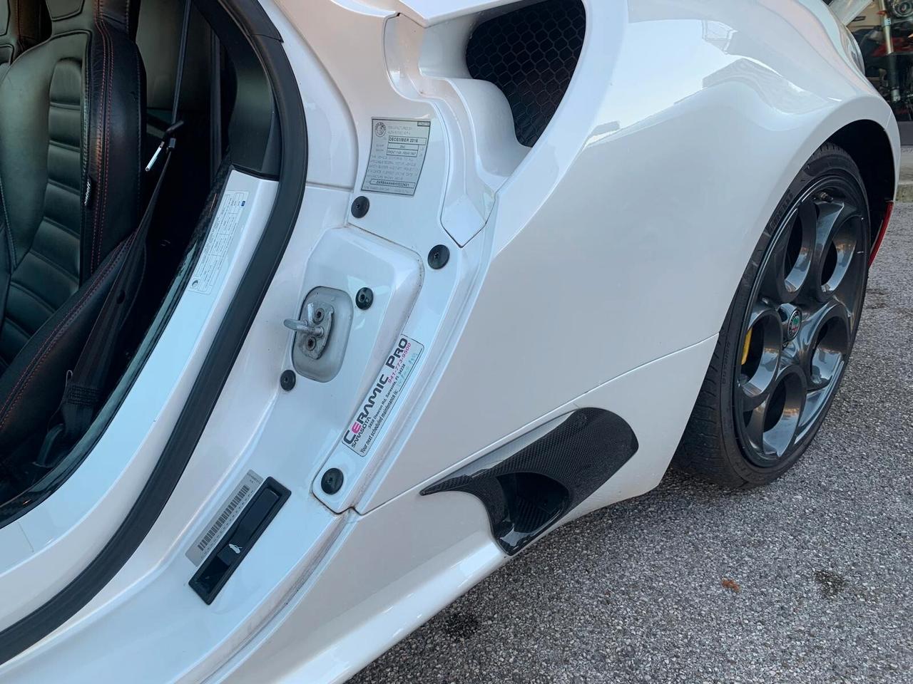 Alfa Romeo 4C 1750 TBi carbon