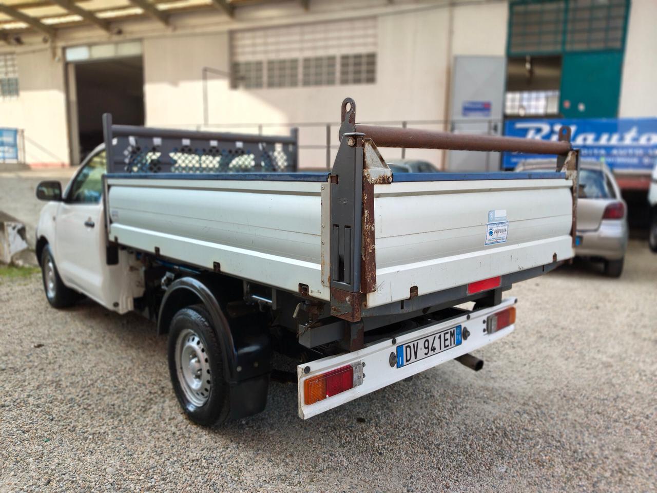 Toyota Hilux 2.5 D-4D 2WD 2p. Ribaltabile