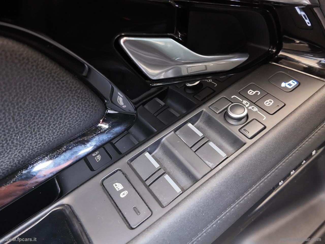 LAND ROVER RR Evoque 2.0D L.Flw 150 AWD R-Dyn.HSE