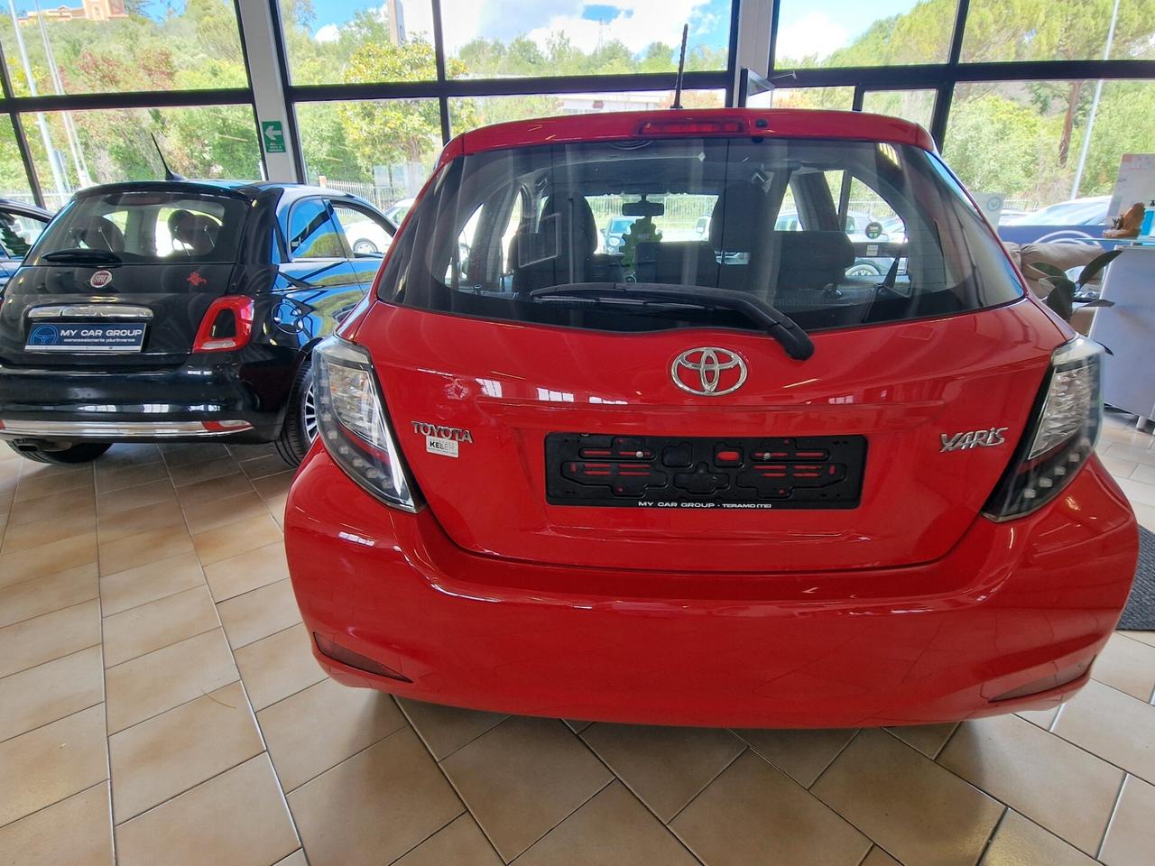 Toyota Yaris 1.0 5 porte Lounge