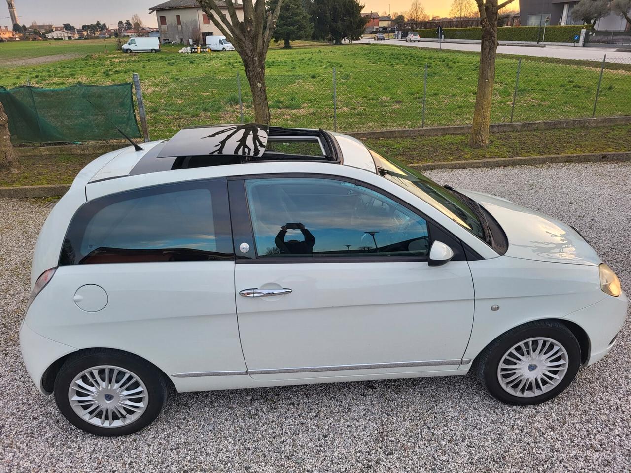 Lancia Ypsilon 1.4 Platino Ecochic GPL