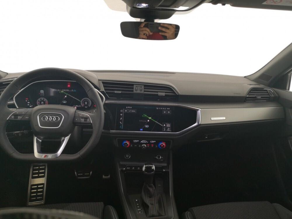 Audi Q3 35 TDI S tronic Identity Black