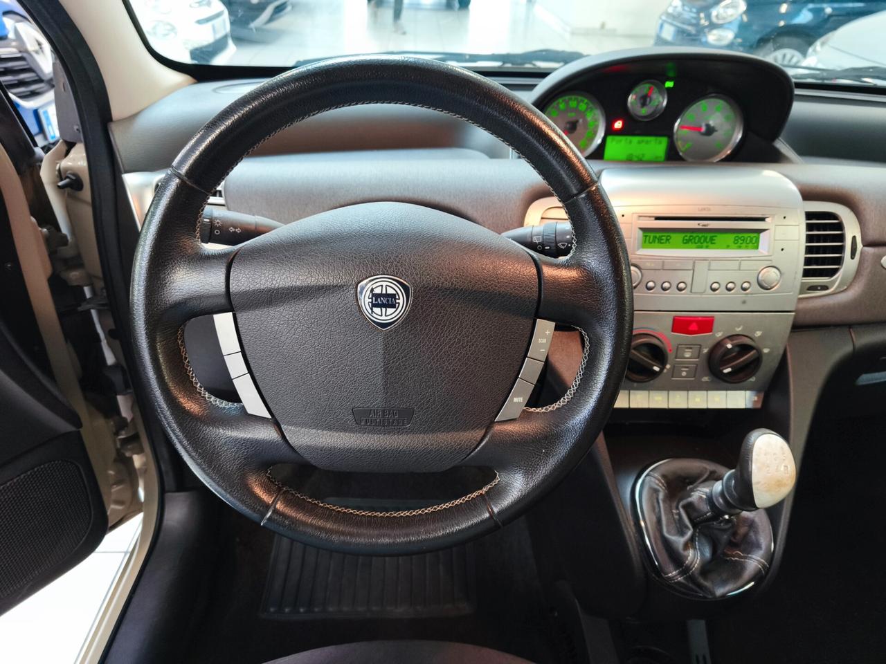 Lancia Ypsilon 1.4 Oro Bianco