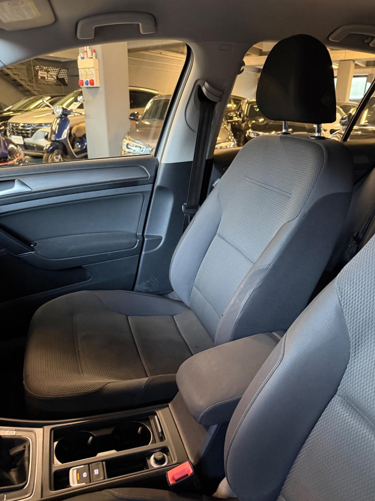 Volkswagen GOLF 2.0 TDI 5P. HIGHLINE KMCERT