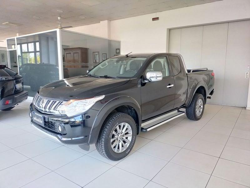 Mitsubishi L200 L200 2.4 DI-D/181CV Club Cab Intense Cabina Estesa