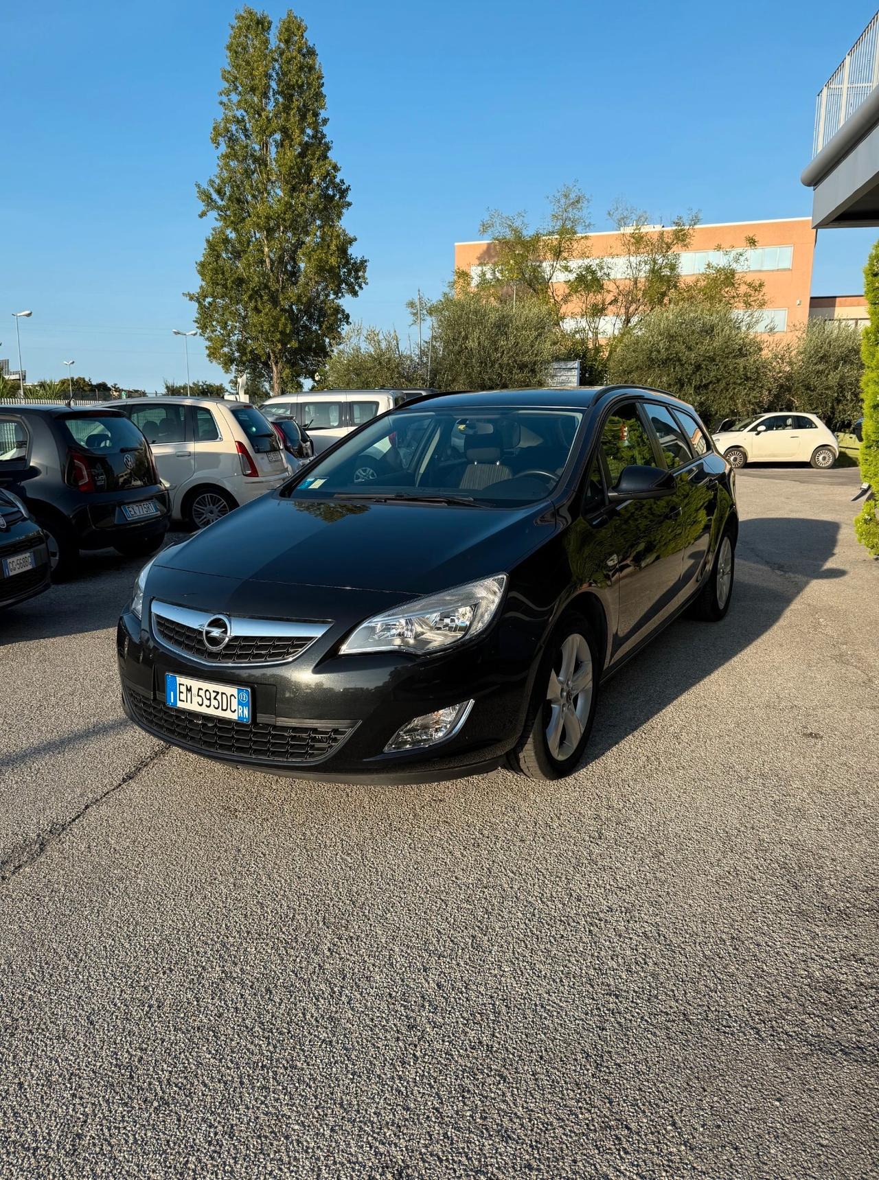 Opel Astra 1.4 100CV 5 porte Cosmo