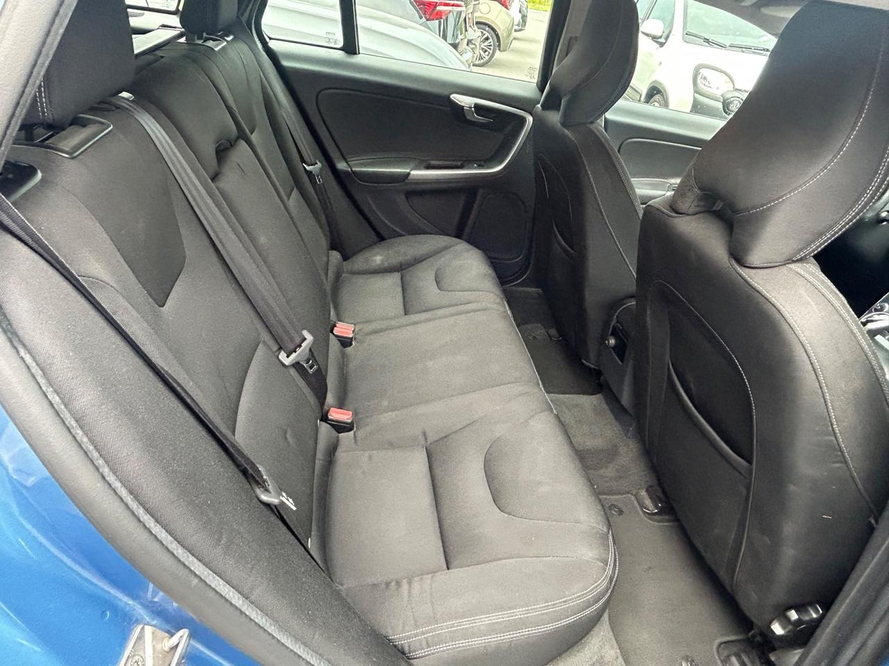 Volvo V60 D2 Geartronic Summum