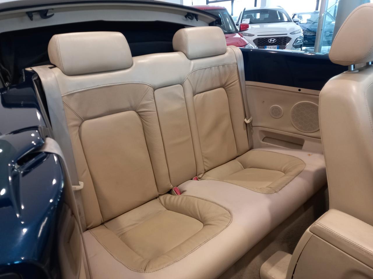 Volkswagen New Beetle 1.4 16V Cabrio