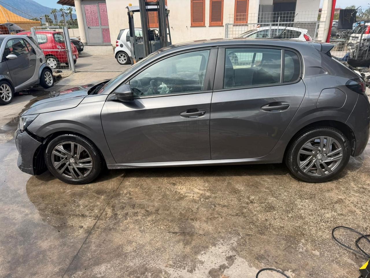 Peugeot 208 sinistrato - 2021