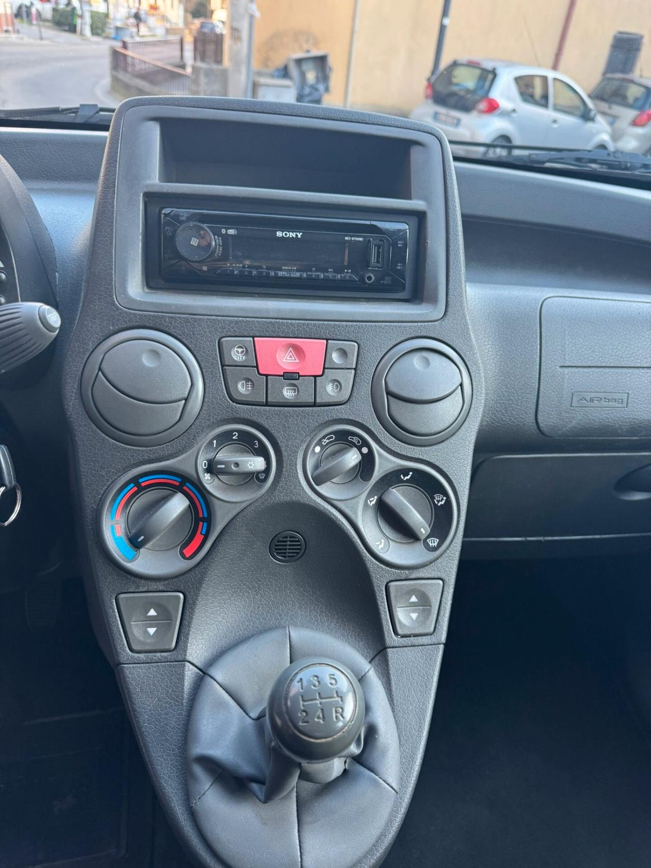 Fiat Panda 1.2 Active 69 cv E5, UNIPRO, OK NEOPATENTATI, DISTRIBUZIONE APPENA ESEGUITA